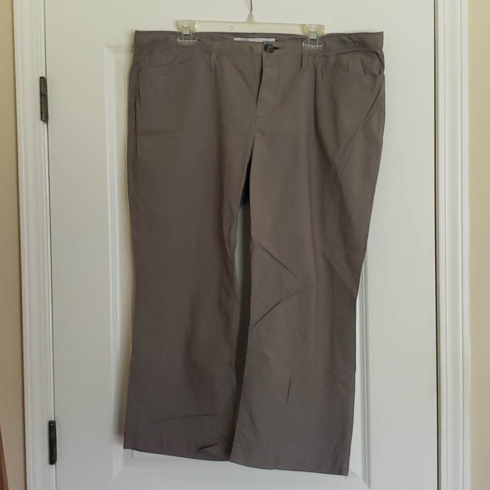 Old Navy Classic-Rise Capris